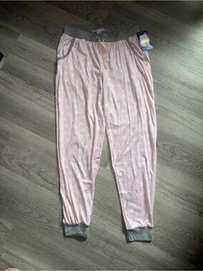 Women’s Pink Cozy Heart Print Pajama Joggers - Unbranded